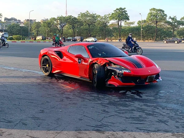 Siêu xe Ferrari va chạm với xe máy, 1 người chết: Trích xuất camera quanh SVĐ Mỹ Đình