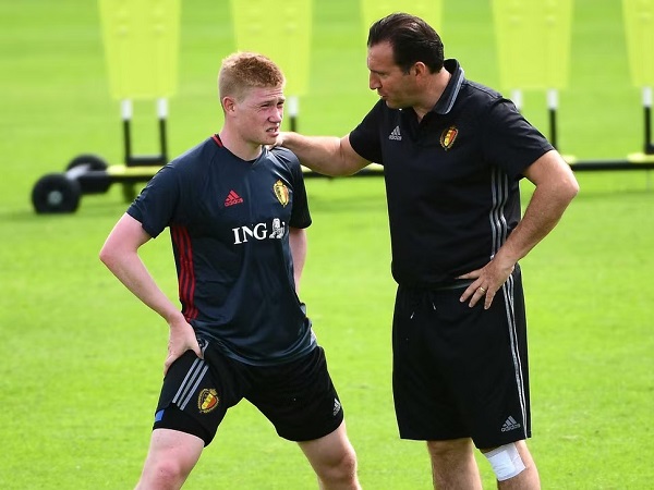 Thầy cũ De Bruyne, Hazard, Lukaku tình nguyện 'giảm lương' để đến ĐT Việt Nam