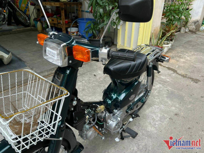 Người Việt trúng đấu giá, bỏ 250 triệu mua Honda Cub 82 đời 2001 'còn zin'