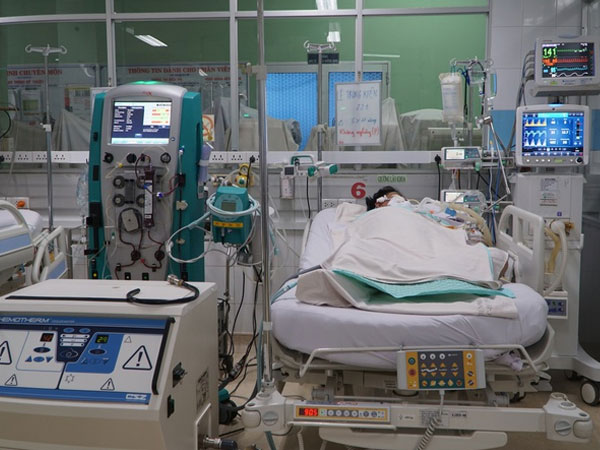 Mắc sốt xuất huyết nặng, bệnh nhân tốn cả trăm triệu đồng viện phí, gia đình lâm vào bi kịch