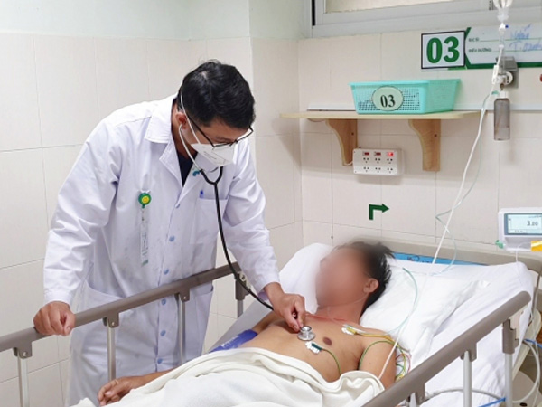 Đang lái xe đường dài, tài xế bị nhồi máu cơ tim suýt tử vong: Bác sĩ cảnh báo hiểm họa từ thói quen xấu
