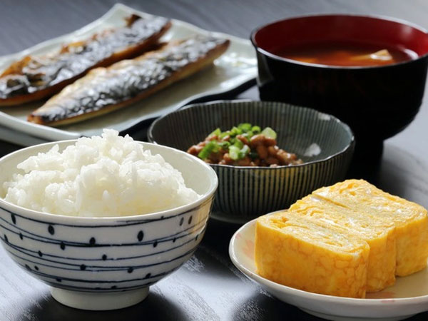 'Thời điểm vàng' người Nhật ăn tối để không tăng cân và sống thọ, đơn giản nhưng ít ai làm được