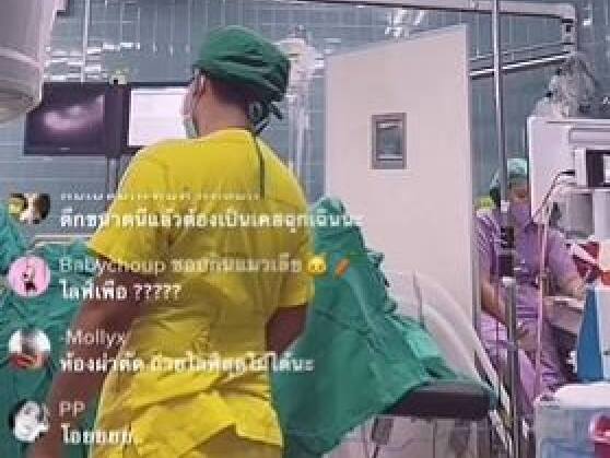 Bác sĩ Thái Lan hứng chỉ trích dữ dội vì livestream ca mổ trên TikTok