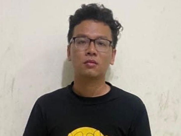 Nghe 'thầy bói phán', cô gái trẻ chuyển 2,2 tỉ đồng để mua tranh 'giải hạn'