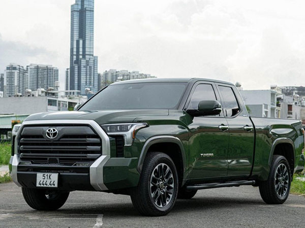 Cận cảnh Toyota Tundra 2022 hơn 4,5 tỷ trúng 'siêu biển' ở Sài Gòn