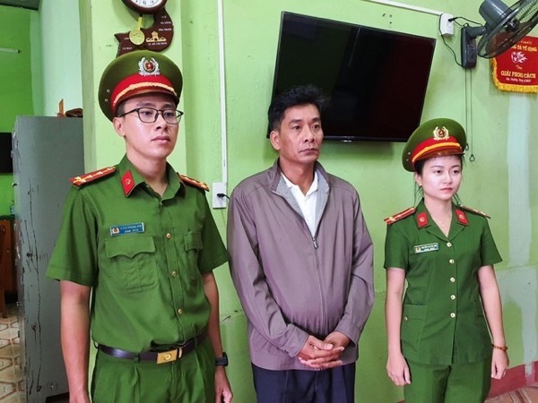 Hai lần thuê ô tô đem cầm cố