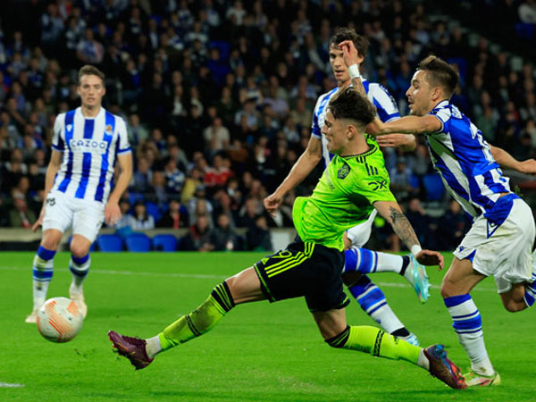 Thắng tối thiểu Sociedad, MU phải đá play-off Europa League