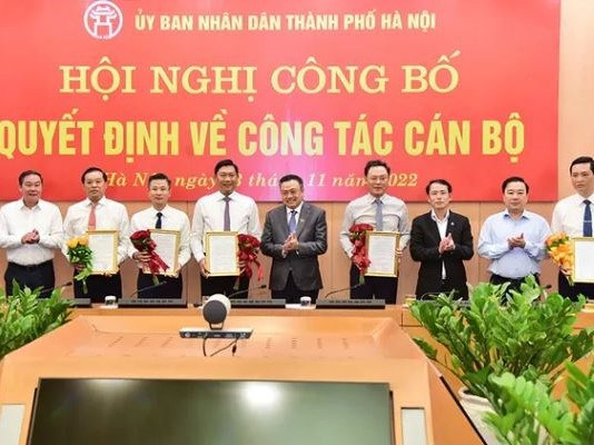 Hà Nội thay đổi một loạt lãnh đạo chủ chốt