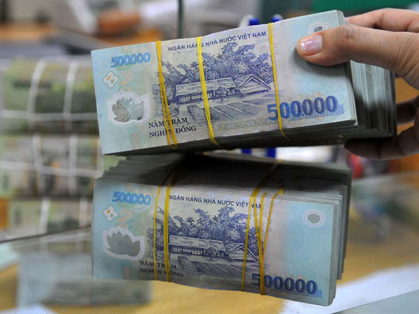 Ngân hàng Nhà nước bơm ròng 74.000 tỷ đồng, lãi suất qua đêm lên 7%/năm