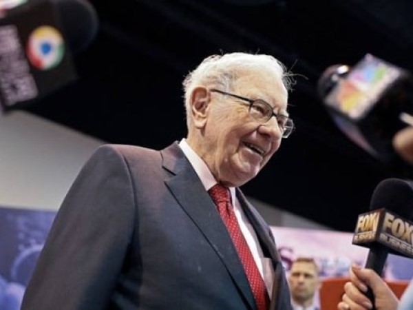 Tập đoàn của tỷ phú Buffett lỗ 2,6 tỷ USD vì chứng khoán, thiên tai