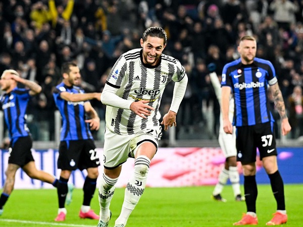 Juventus cắt chuỗi thắng của Inter, Roma thua đau Lazio