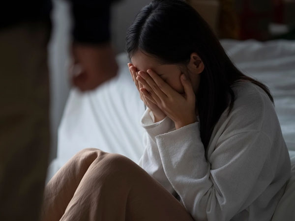 Mới cưới 1 tháng, tôi đã muốn ly hôn vì yêu cầu vô lý của chồng