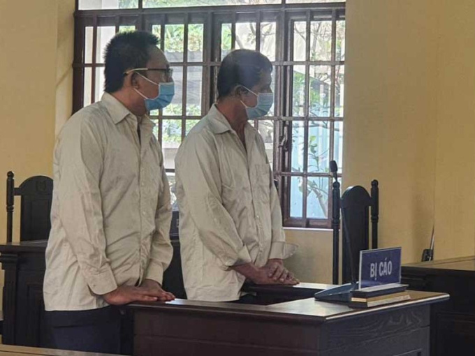 Bảo vệ dân phố cưỡng đoạt tiền của... kẻ trộm