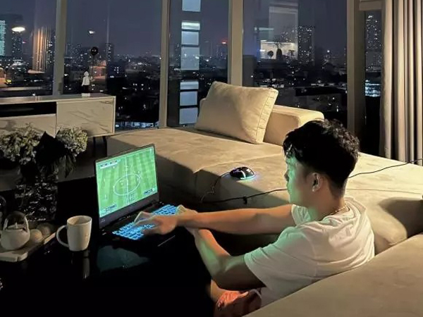 Trung vệ tuyển Việt Nam hé lộ tư gia ở Hà Nội, nhìn biết lắm tiền