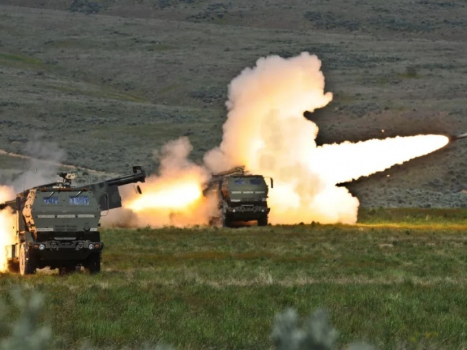 Hỏa lực HIMARS gây khó ở Kherson, Nga tìm cách hóa giải