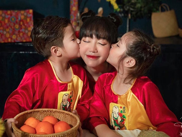 Elly Trần tung 'phần 2' chuyện chồng Tây ngoại tình: Vác bụng bầu đến quán bar tìm ông xã, chua chát thấy chồng hôn say đắm nữ nhân viên