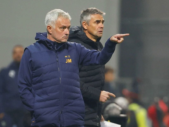Mourinho: 'Một cầu thủ Roma đã phản bội tất cả'