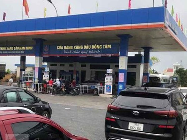 Hải Phòng: Một ngày 3 lần đi xếp hàng mới đổ được bình xăng