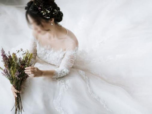 Sắp cưới thì nhận được tin nhắn của người yêu cũ kèm 20 triệu tiền mừng cưới, nghe tình sử của cô dâu mà dân tình tấm tắc khen điều này