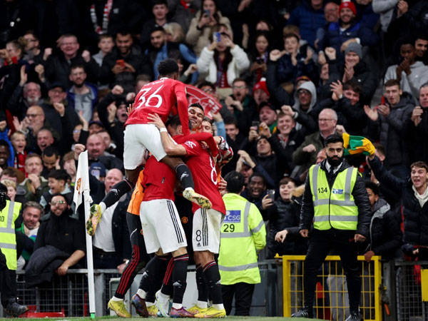 Ngược dòng thắng đậm Aston Villa, MU vào vòng 4 cúp Liên đoàn