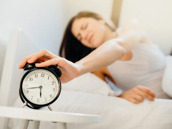 Ba thói quen vào buổi sáng khiến bạn mệt cả ngày