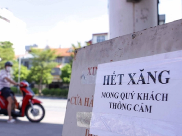 Nguyên nhân chính khiến cây xăng không bán, dân phải xếp hàng ngày đêm