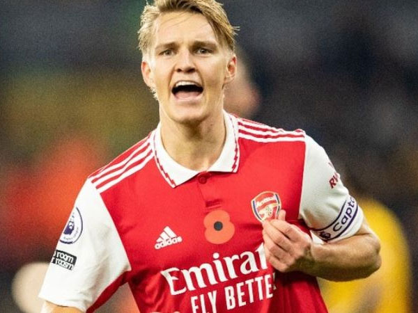 Tận dụng tốt cơ hội, Arsenal bỏ xa Man City 5 điểm