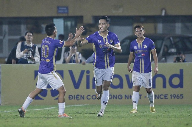 Ban tổ chức V-League 2022 lên kế hoạch trao chức vô địch cho Hà Nội trong chiều nay