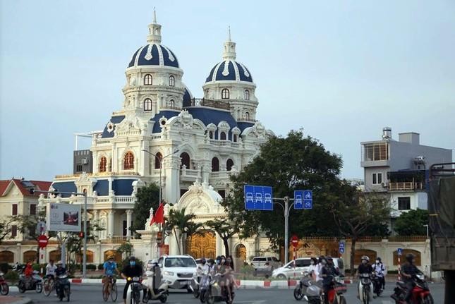 Tiếp tục kê biên tòa lâu đài của đại gia Phát 'dầu' để thi hành án
