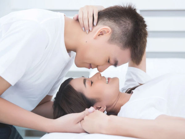 Vì sao đàn ông mù quáng chạy theo những cuộc tình ngoài hôn nhân?