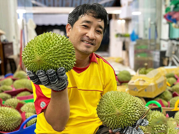 Sầu riêng Malaysia 4,5 triệu đồng/quả, trái cây Trung Quốc giá rẻ giật mình