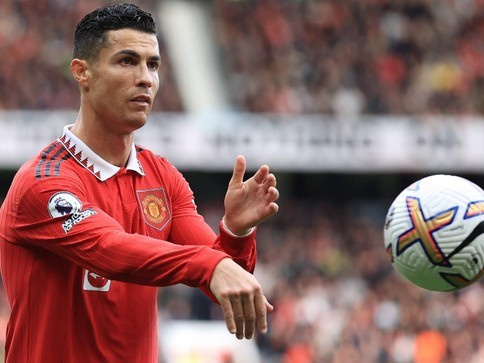 Chửi thầy, mắng bạn, chê CLB - có một Ronaldo bẩn tính và thảm hại