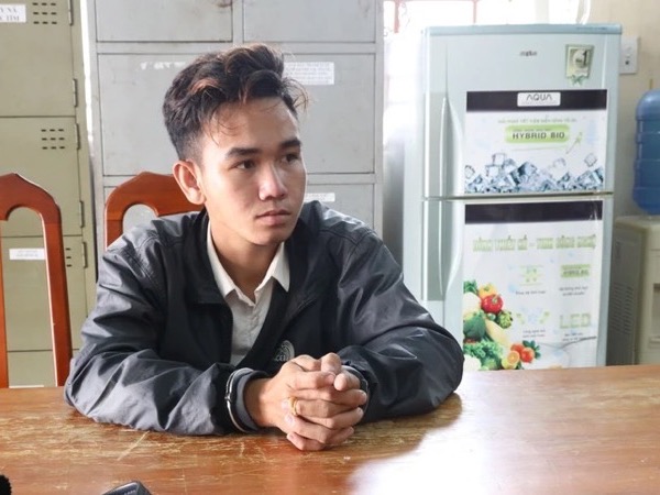 Khởi tố nam thanh niên cướp giật vàng...giả rồi ra đầu thú