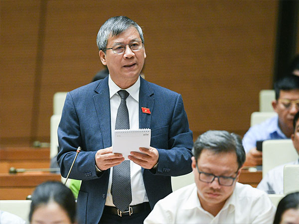 'Hầu hết tỷ phú Việt Nam giàu lên rất nhanh nhờ đất'