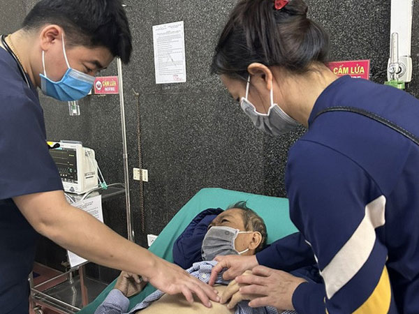 Người đàn ông Hà Nội ngừng tim nhiều lần được cứu sống ngoạn mục
