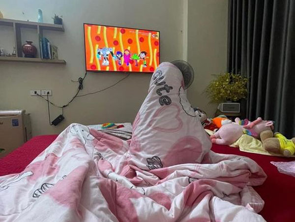 Điên đầu vì con nói 'như cái máy khâu công nghiệp', mẹ trẻ đăng đàn than vãn thì nhận được một loạt ý kiến đồng cảm, cá biệt còn có cảnh báo bệnh nguy hiểm