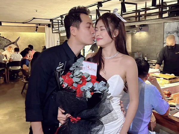 Đăng Khôi kỷ niệm 9 năm ngày cưới với bà xã Thủy Anh