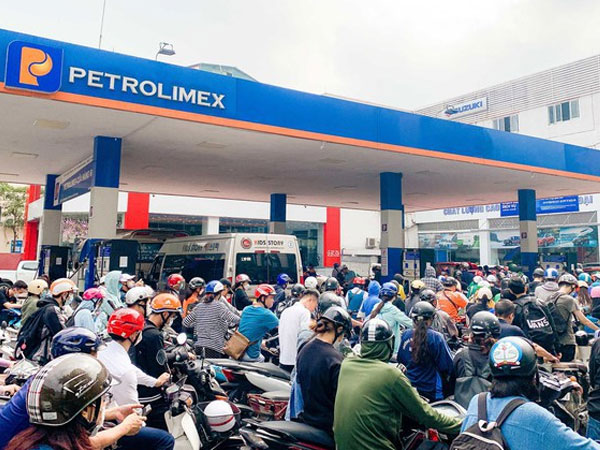 Cử tri Hà Nội: Lời hứa của Bộ trưởng Công Thương về xăng dầu chưa tròn