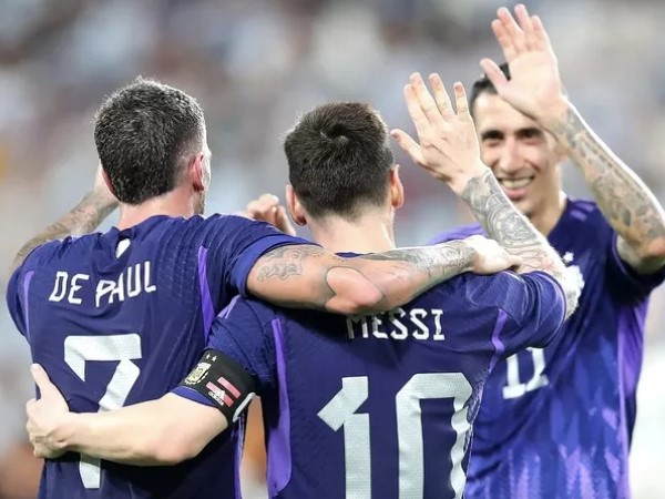 Argentina thắng '5 sao' UAE, Messi tự tin chờ World Cup