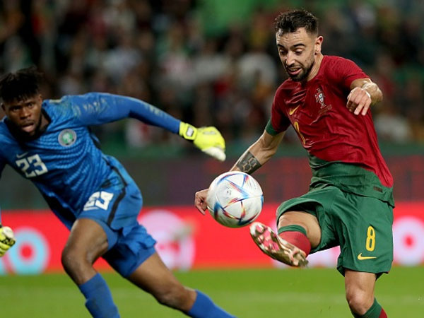 Bruno Fernandes rực sáng trong ngày vắng Ronaldo, Bồ Đào Nha đại thắng