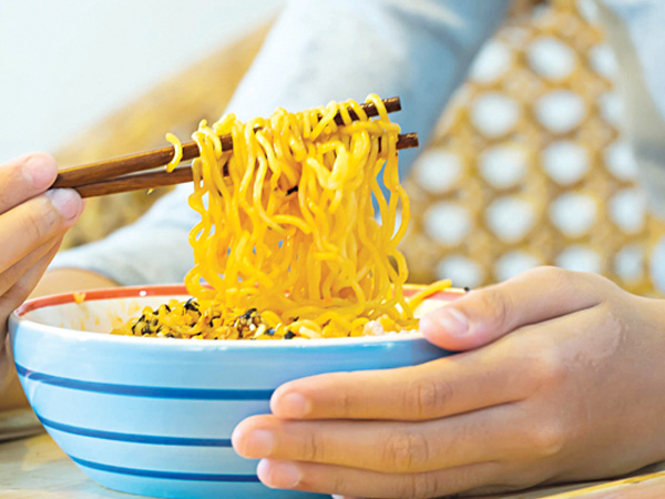 Bộ Công thương yêu cầu khẩn trương báo cáo vụ mì ăn liền Gấu Đỏ có mối nguy chất cấm EO