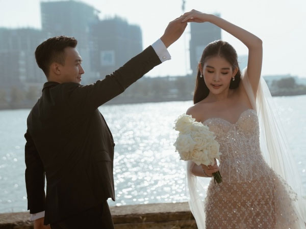 Hoa hậu Lê Âu Ngân Anh chia sẻ cảm nhận về ông xã trước thềm hôn lễ, thừa nhận chưa sẵn sàng cho việc làm dâu
