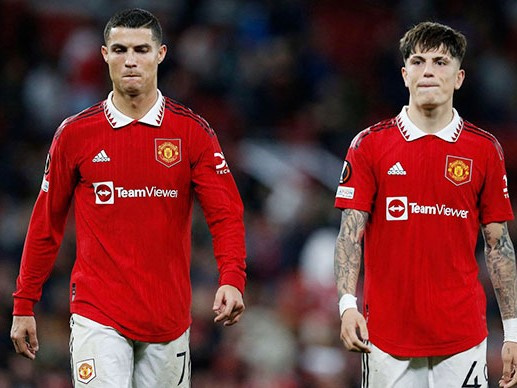 Man United không thay đổi hay là Ronaldo không chịu hiểu chuyện?