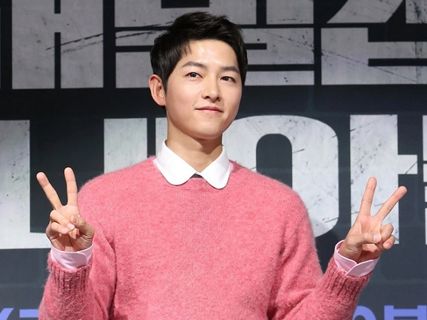 Song Joong Ki gây tranh cãi trong buổi họp báo ra mắt phim mới