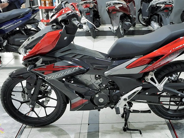 Cuối năm xe máy giảm giá mạnh, Honda Winner X 'rớt' hơn chục triệu
