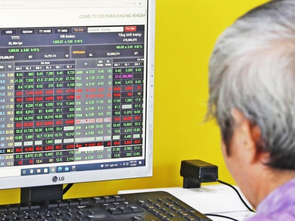 Dòng tiền bắt đáy cổ phiếu được 'kích hoạt'