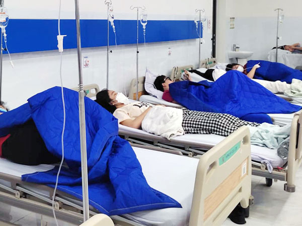 Một bé trai tử vong trong vụ 257 học sinh nghi bị ngộ độc tại trường Ischool Nha Trang