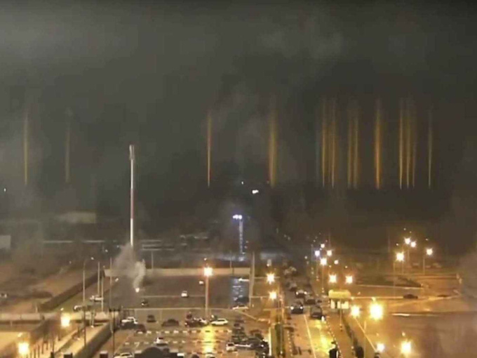 Quân đội Ukraine bị cáo buộc pháo kích nhà máy điện hạt nhân Zaporozhye hai ngày liên tiếp
