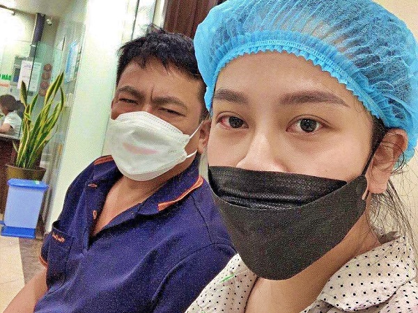 Ông bố ở Thanh Hóa một mình đưa con gái đi sinh