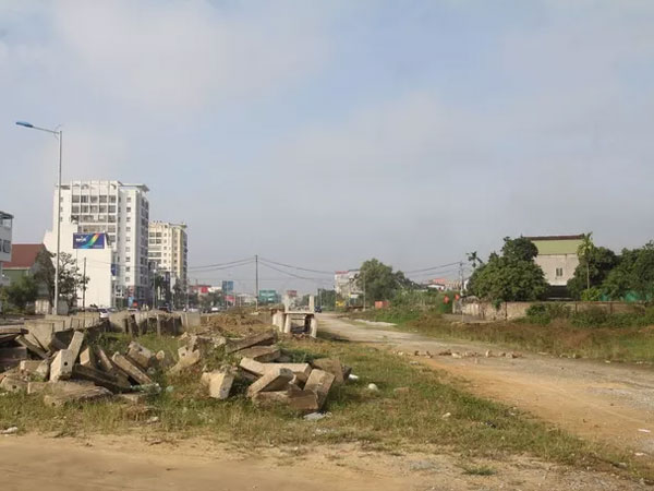 Cận cảnh tuyến đường gần 1 km, đầu tư 280 tỉ đồng gần 20 năm vẫn chưa xong